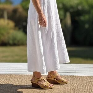 Clarks Artisan Collection Sandals Women's Size 9.5 Tan Wedge Heels Ankle Strap